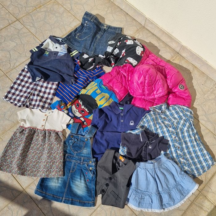 201 peças de roupa de criança de todas as idades em ótimo estado, idea