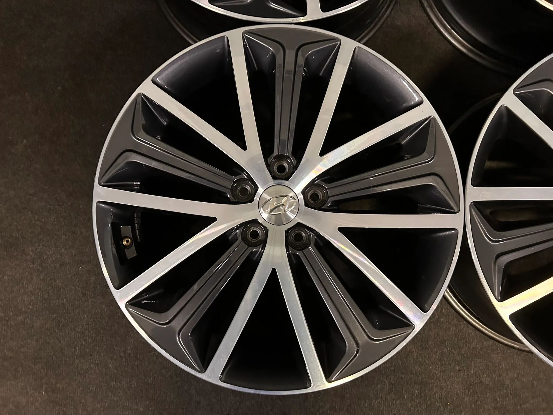 Alufelgi Hyundai Tucson, SantaFe, Kona, i40, ix35 19 cali 5x114,3 4szt. Ładne z czujnikami!