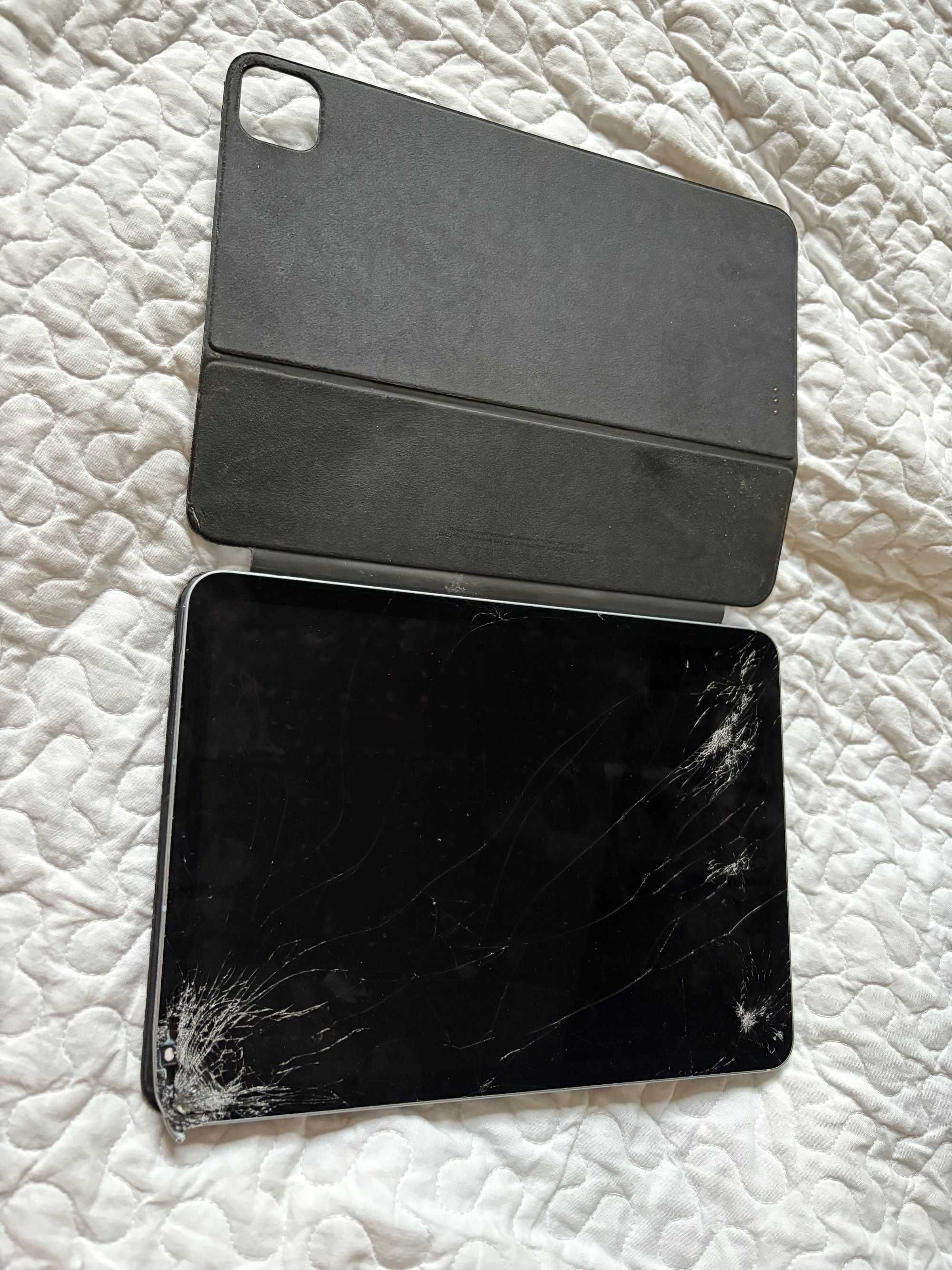 iPad Air 4 256GB cellular szary uszkodzony + oryginalne etui Apple