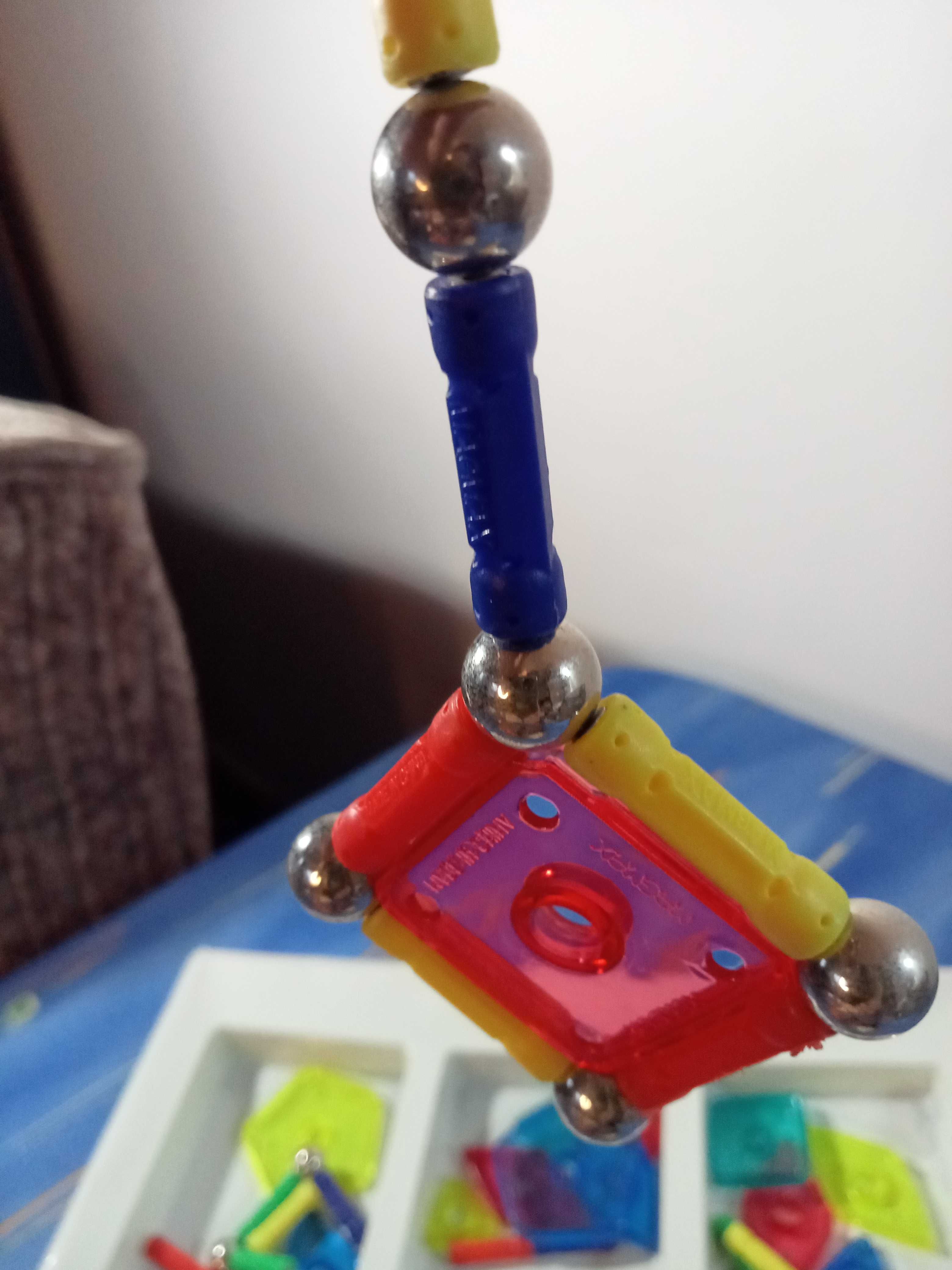 zabawka zręcznościowa edukacyjna magnesiki magnesy budowle
