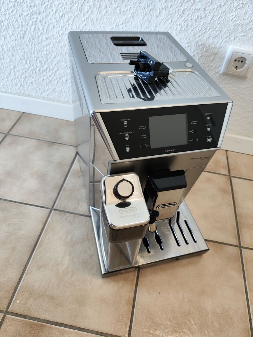Кофемашина в Каждый Дом ® Delonghi Prima Donna Class Делонги