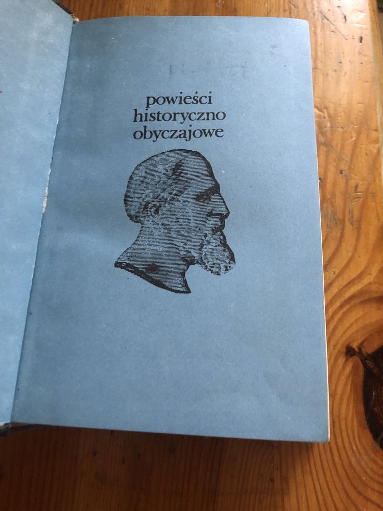 Dola i niedola, Józef Ignacy Kraszewski