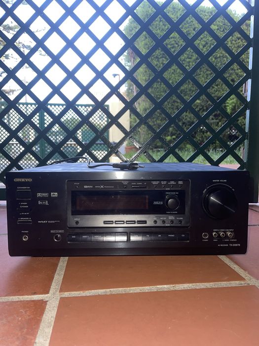 Onkyo TX-DS676 Av Receiver — 220-250v