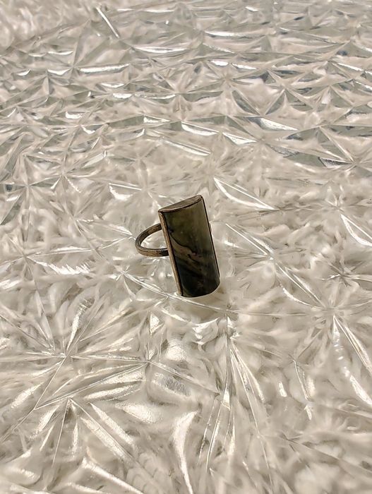 Duży pierścień pierścionek z zielonym kamieniem srebro pozłacane