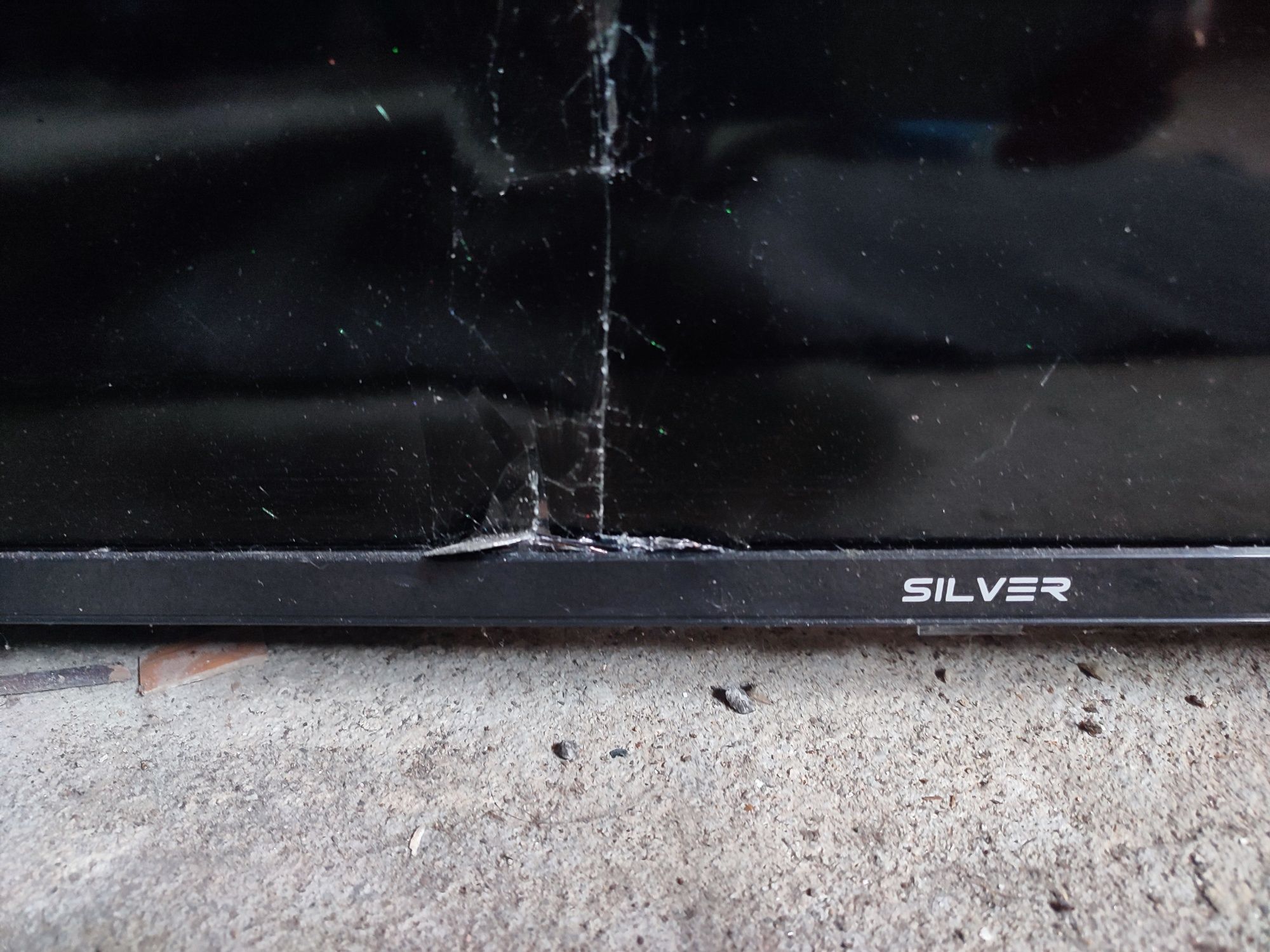 Televisão SILVER para peças