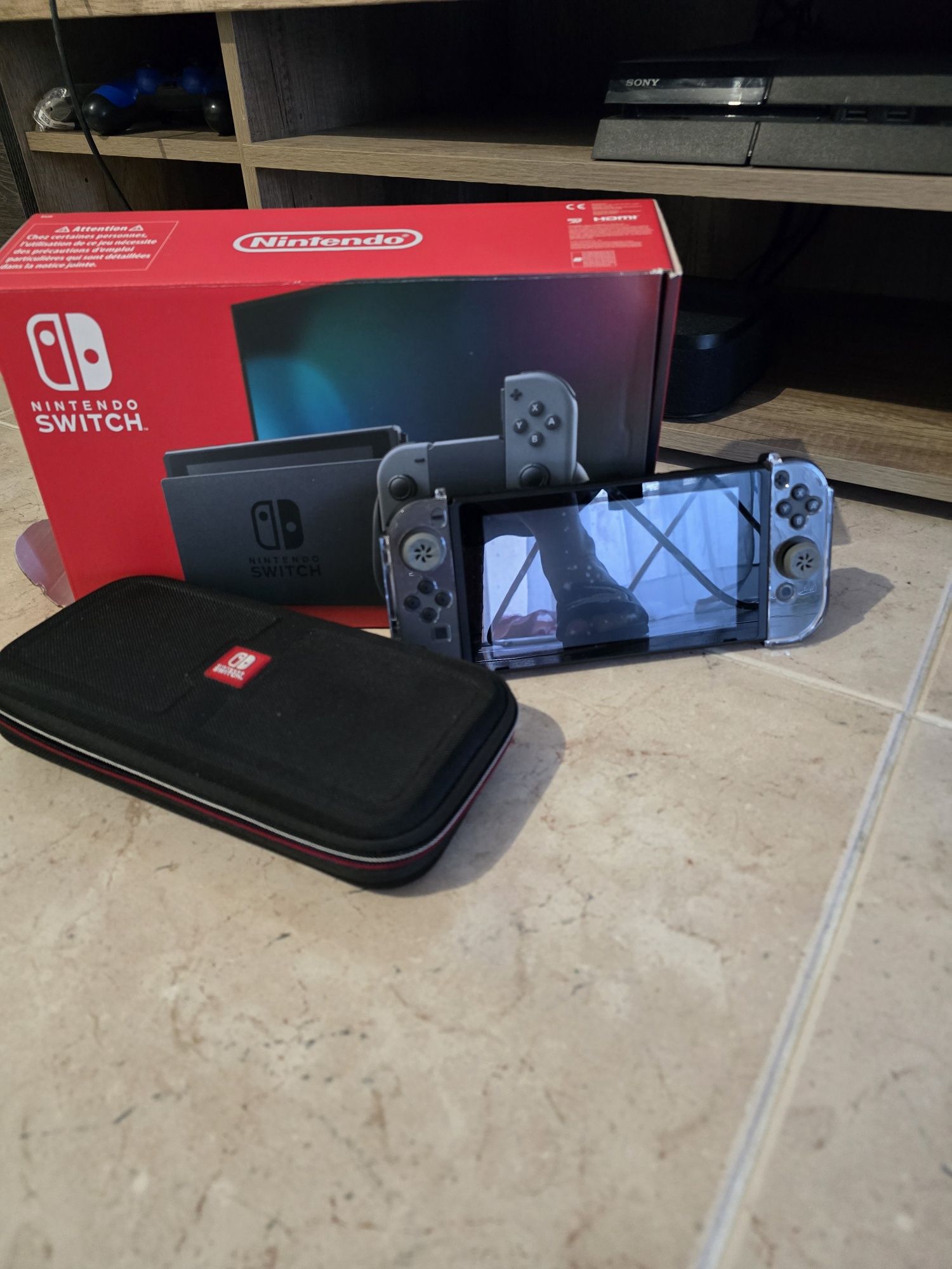 Nintendo Switch V2 cinza com bolsa