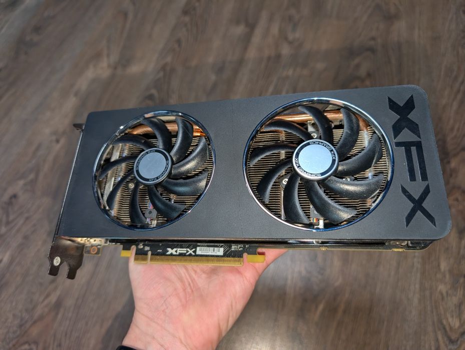 Відеокарта XFX Radeon R9 270X 2Gb