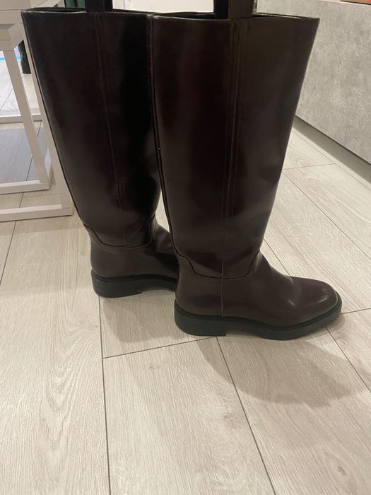 Kozaki damskie bordowe z Zary