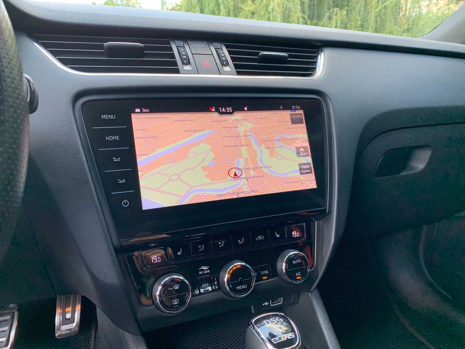 Skoda Octavia RS 2.0 TSI 2018 года.