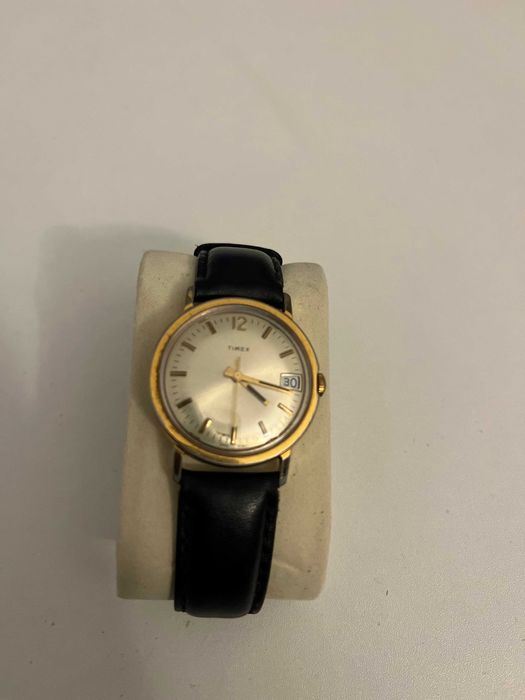 Relógio Timex Vintage (Dourado e Preto)
