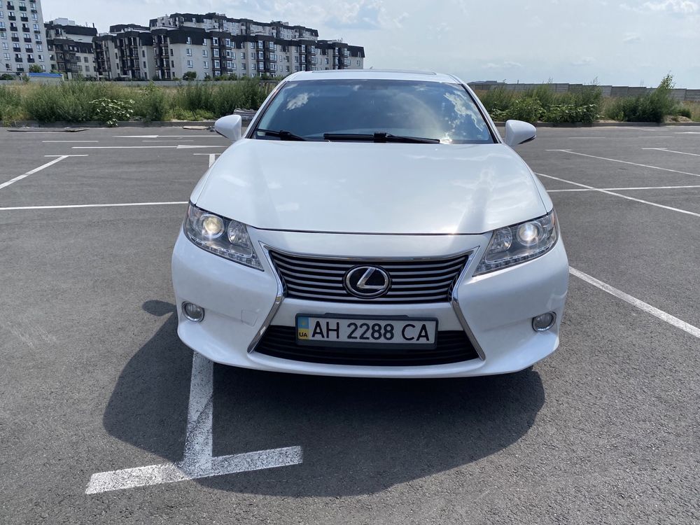 Продам Lexus ES350 2014