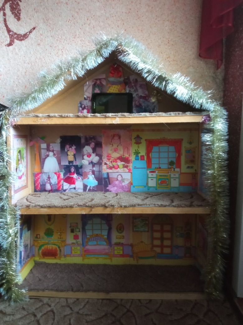 Деревянный домик для кукол