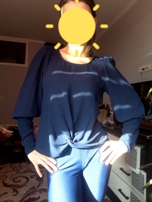 Кофта женская блуза синяя рукава воланы с молнией на спинке