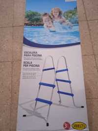 Escada de piscina