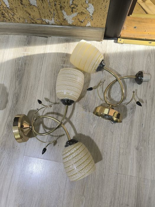 Продам люстри в хорошому стані