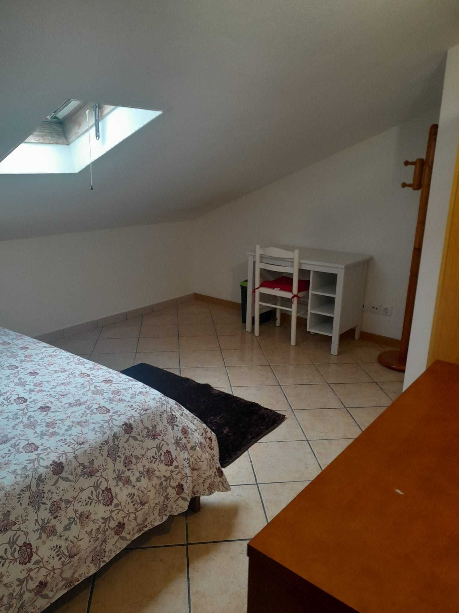 Arrendo Quarto - Zona Ericeira