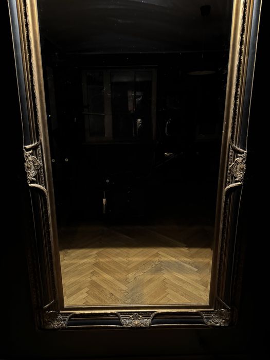 Duże, wysokie, stare lustro. Antyk, barok, zdobione.