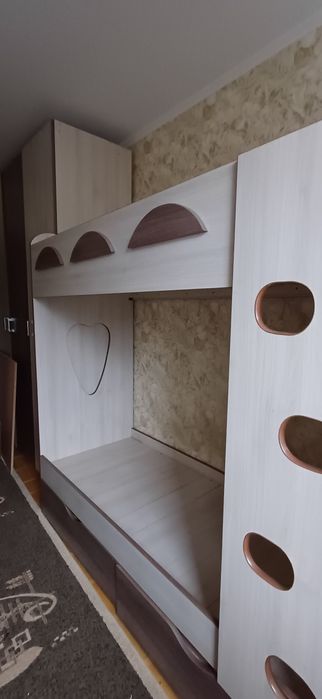 Продам двухярусну кровать