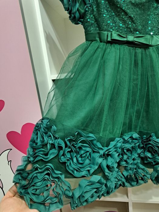 Дуже гарна сукня на новий рік 7-8 років