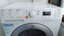 Máquina de lavar e secar roupa Indesit