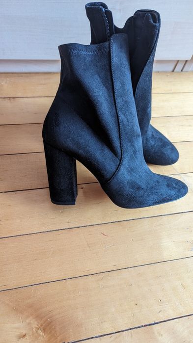 Черевички, сапожки. Нові. Весна- осінь. Замша