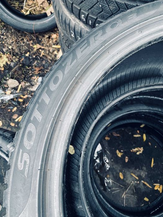 235 40 19 Pirelli SottoZero 3 90% Зима 2023 Гарантія