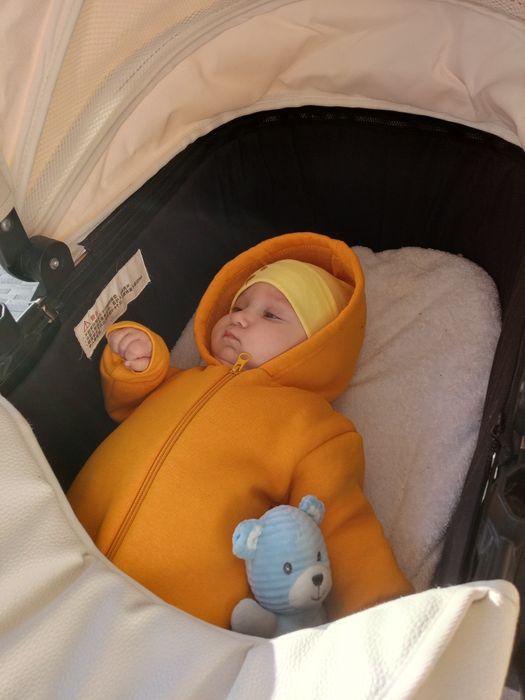 Продам дитячий одяг