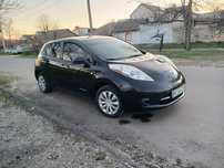 Электромобиль Nissan Leaf 2013 в хорошем состоянии  (родной окрас)