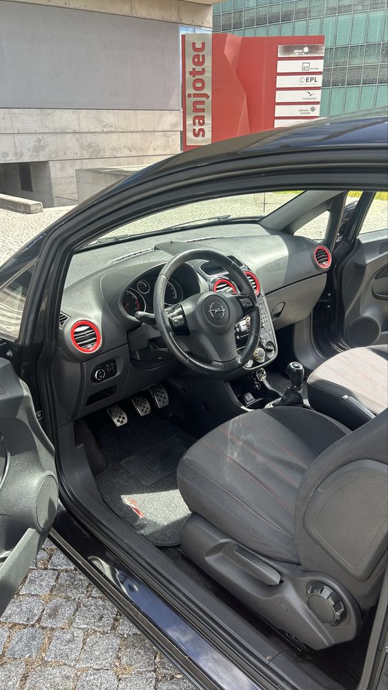 Opel corsa black edition 1.2