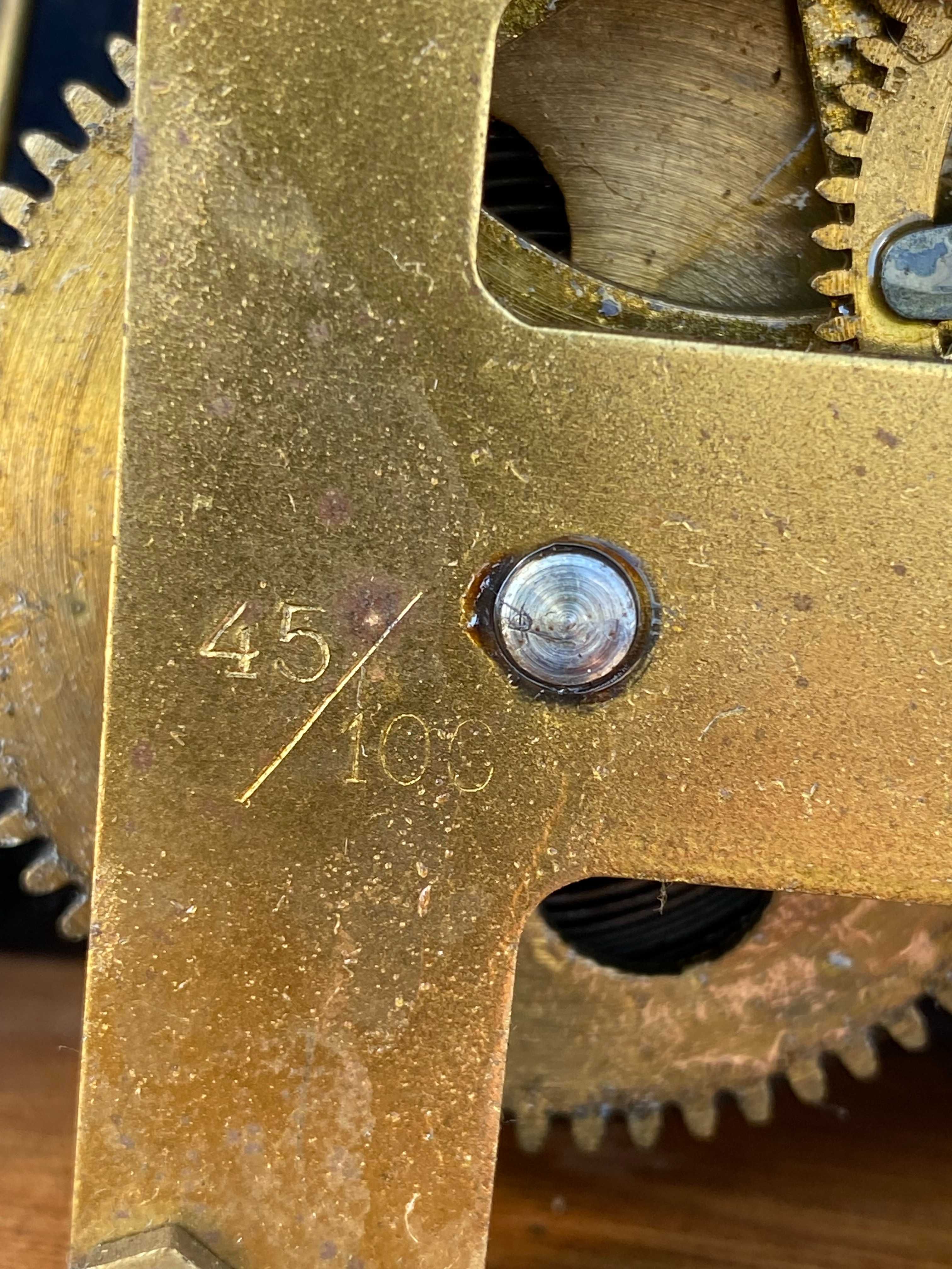 Zegar wiszący mechaniczny