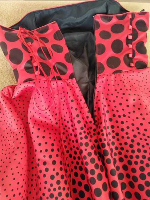 Пишна святкова сукня