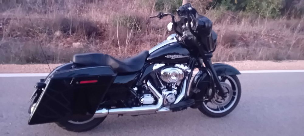 Harley  davidson street glide