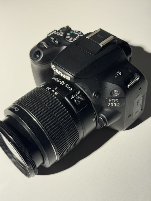 Canon 200D + Lente 18-55mm + pack 2 baterias ENEGON