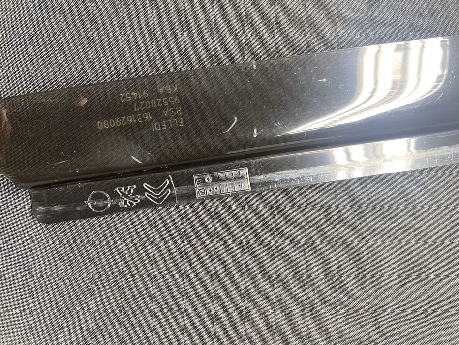 Chuvento direito Peugeot Partner 2019