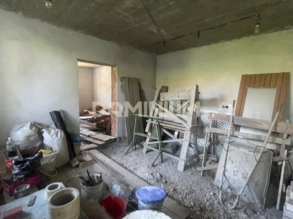 Продається будинок в м. Хуст