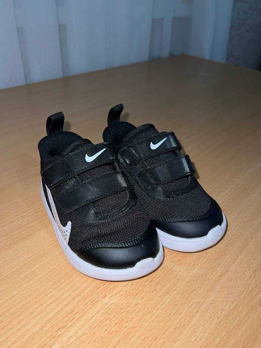 Кросівки для дитини Nike Omni Multi-Court (TD), DM9028-002