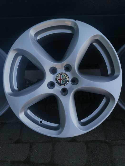 Felgi aluminiowe 5x110 Alfa Romeo R18 Nowe