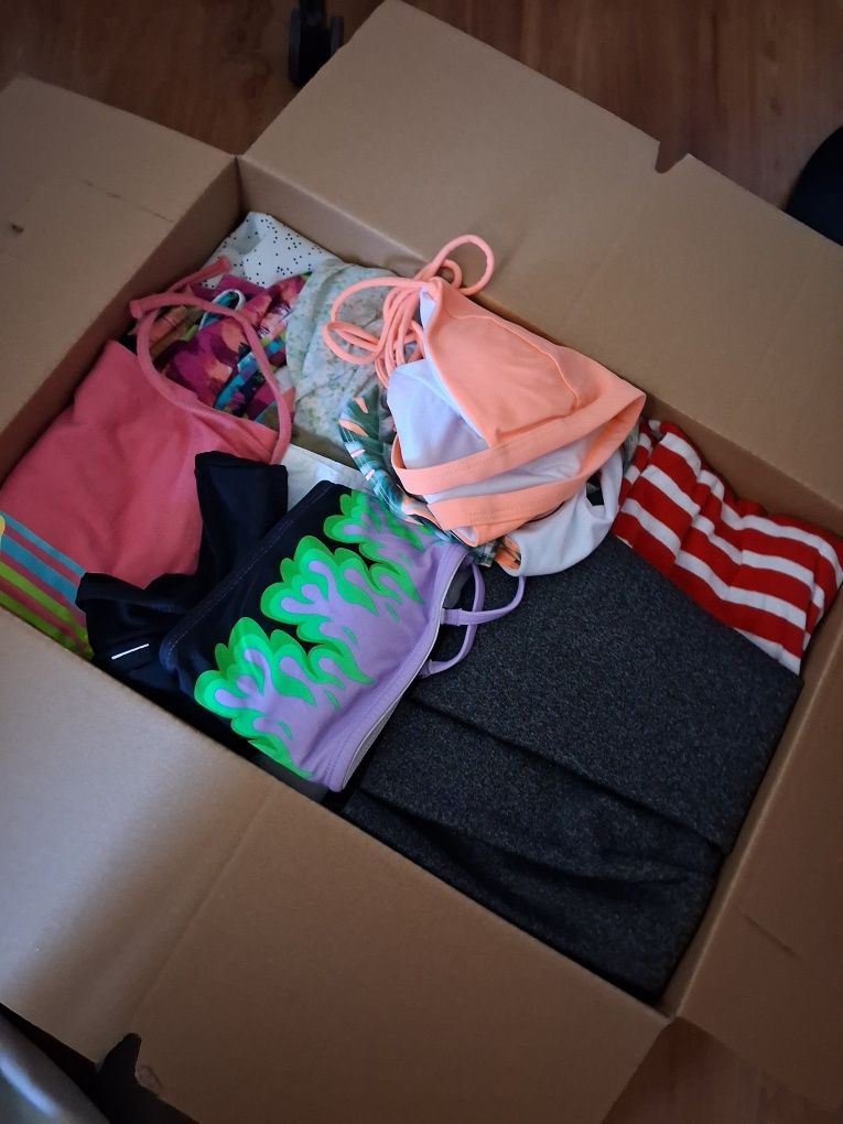 Box karton ubrań damskich