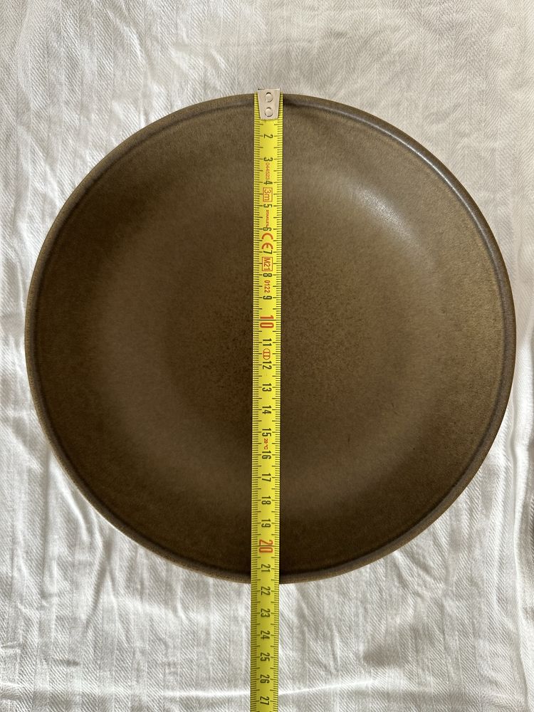 10 pratos de loiça castanho mate