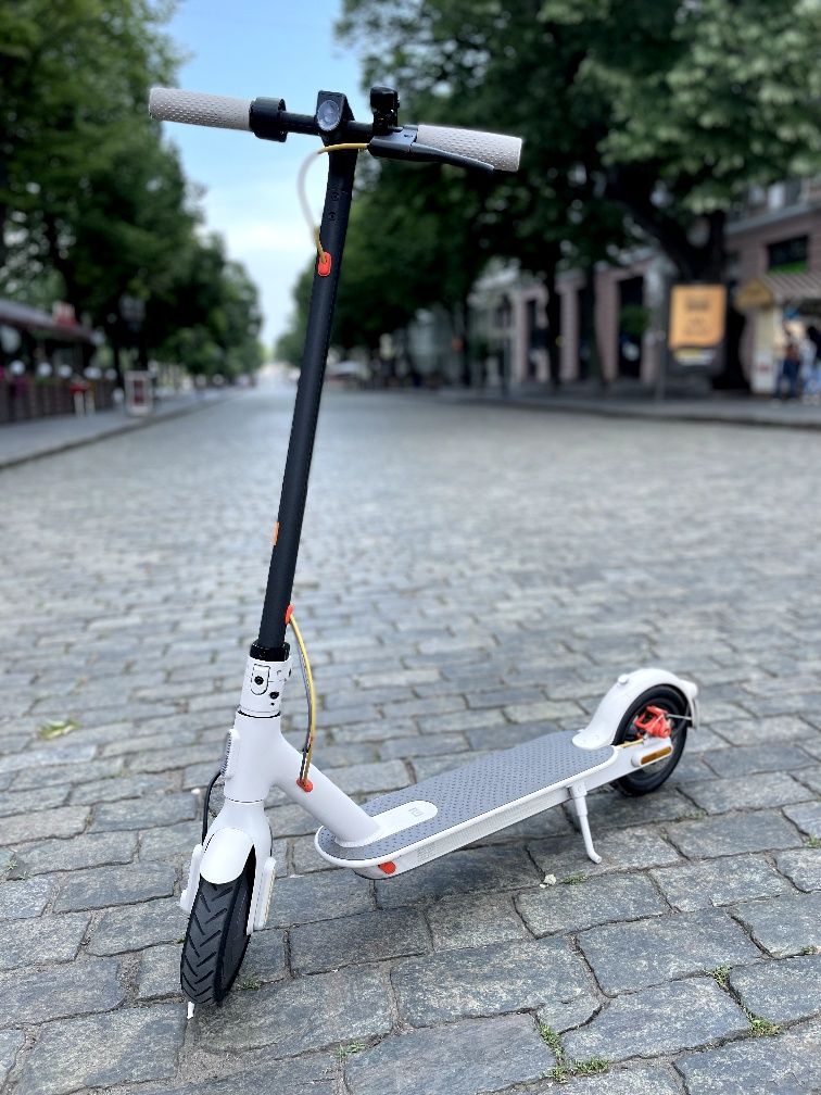 Электросамокат Xiaomi mi scooter 3