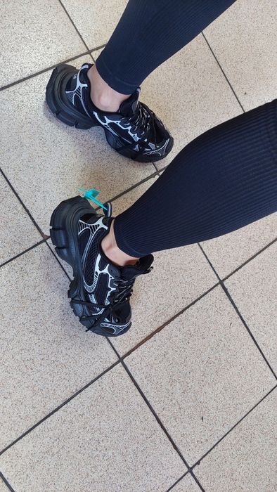 Кроссівки balenciaga 38
