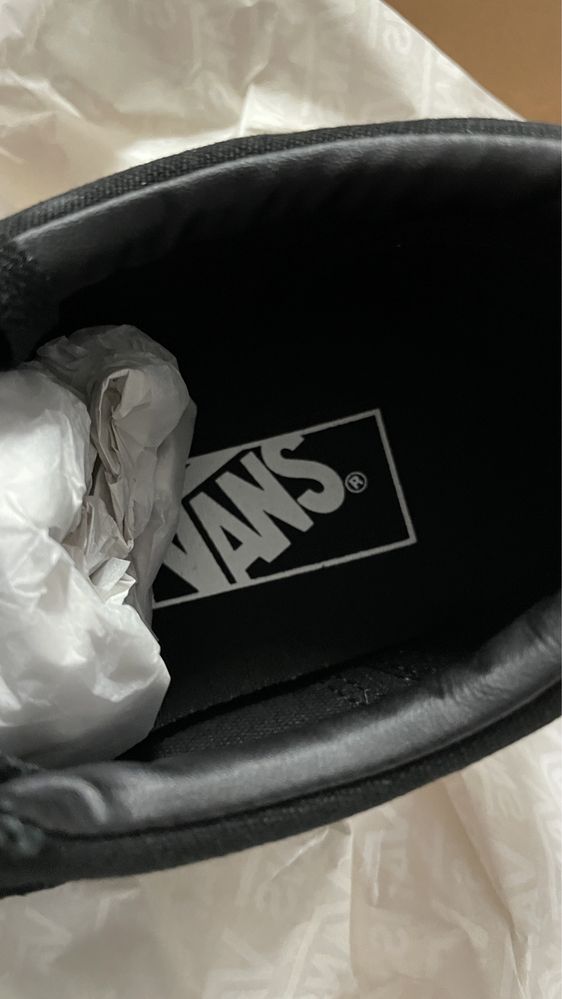 Vans pretas NOVAS