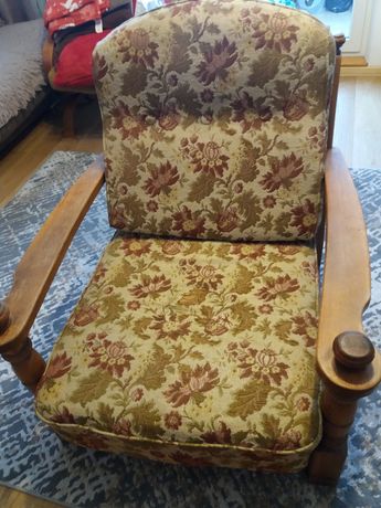 Fotel drewniany tanio