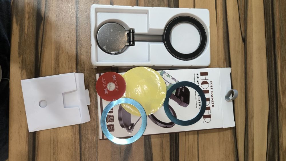 Тримач для мобільного телефону магнітний