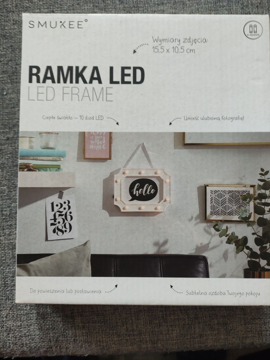 Biała ramka led do wieszania