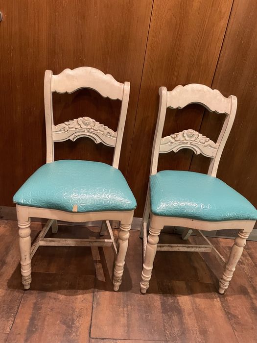 Cadeiras vintage variadas