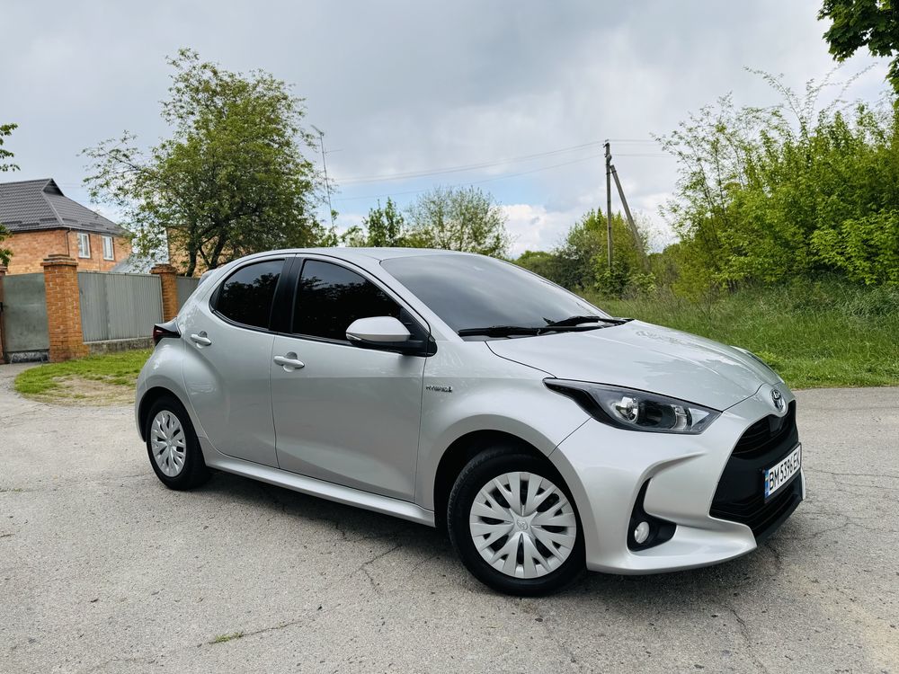 Toyota Yaris 1.5 Hybrid e-CVT Style 2023 рік Official
