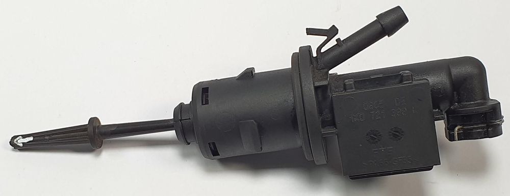 POMPKA SPRZĘGŁA VW GOLF V 1.4 16V 1K0721388K