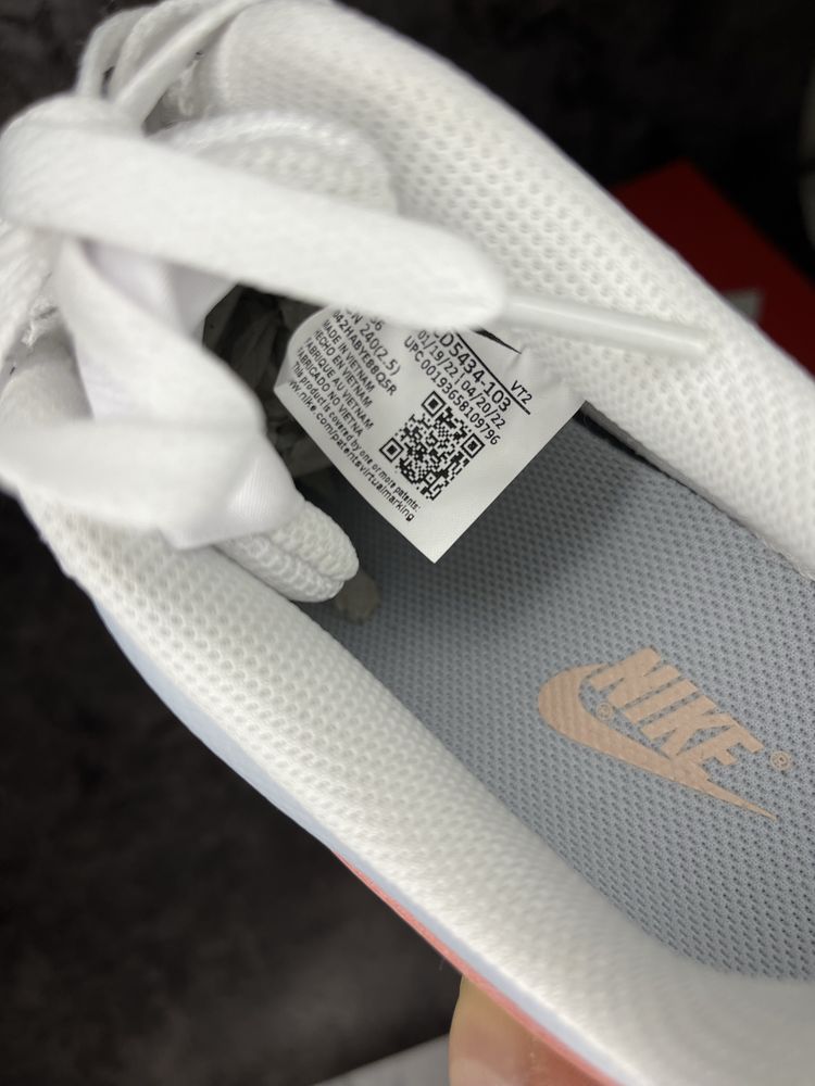 Кросівки Nike оригінал/38 розмір/24 см устілка