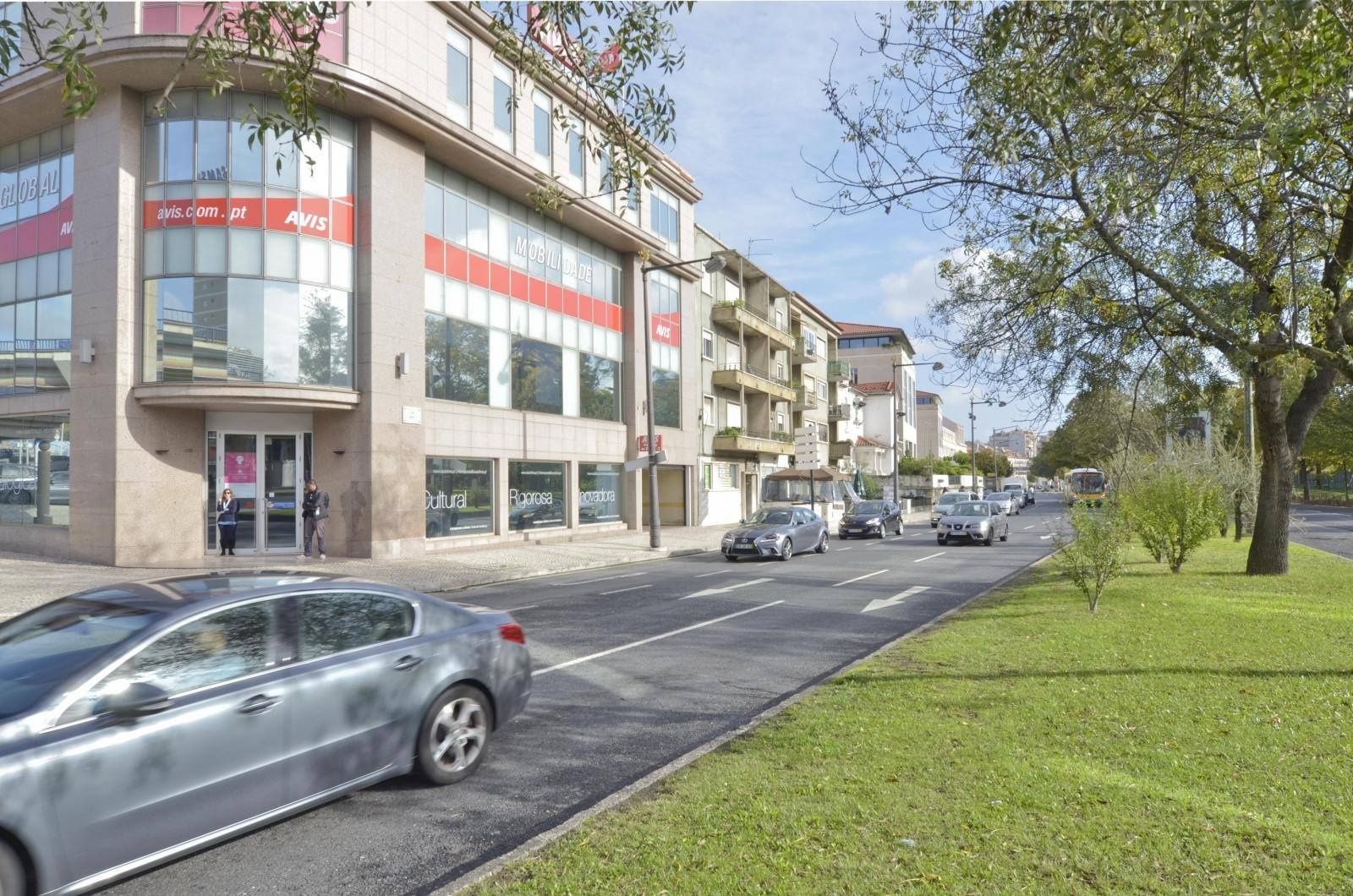 Alugo quarto em Alvalade a 3 minutos a pé do metro do Campo Grande